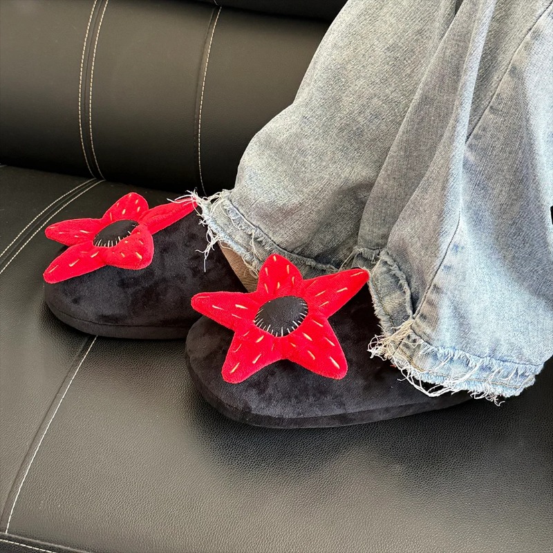 Men'S Shoes To Women'S Size - 2025 New Stranger Thing Plush Slippers